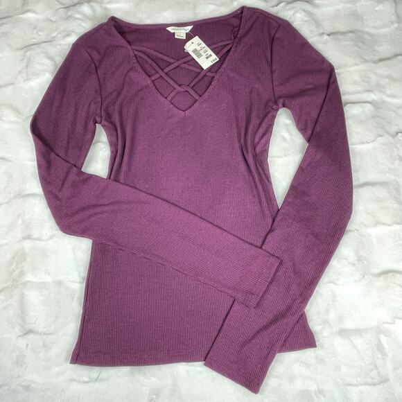 🔥NWT Aeropostale Criss Cross Long Sleeve Slim Fit Purple T-Shirt Women Size S - Picture 2 of 8